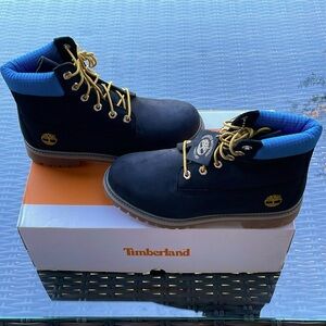 TIMBERLAND PREMIUM 6 IN WATERPROOF BOOT BLACK BLUE NUBUCK. 
OFFERS WELCOME!